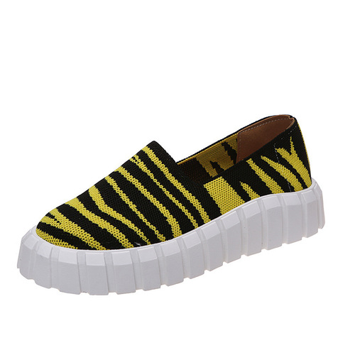 Casual Cheetah Pattern Slip On Canvas Shoes