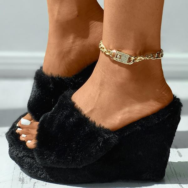 Round Toe Fluffy Wedge Slippers
