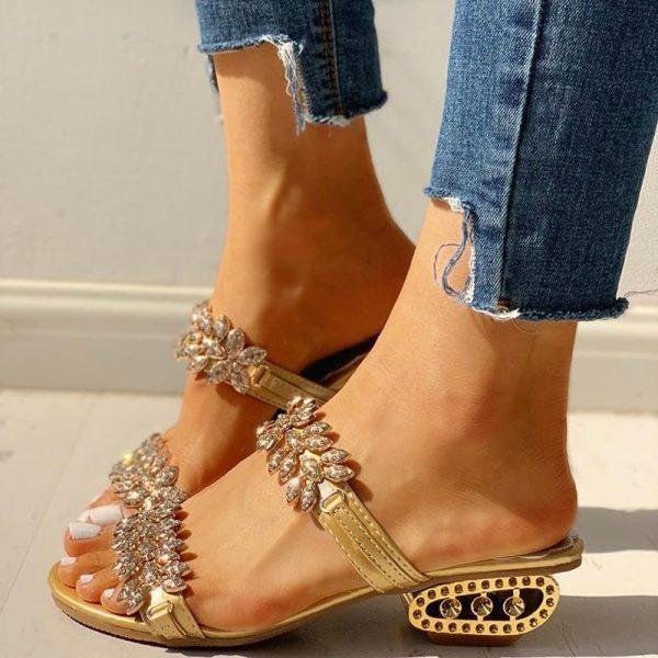 Women Chic And Comfortable Casual Sandals